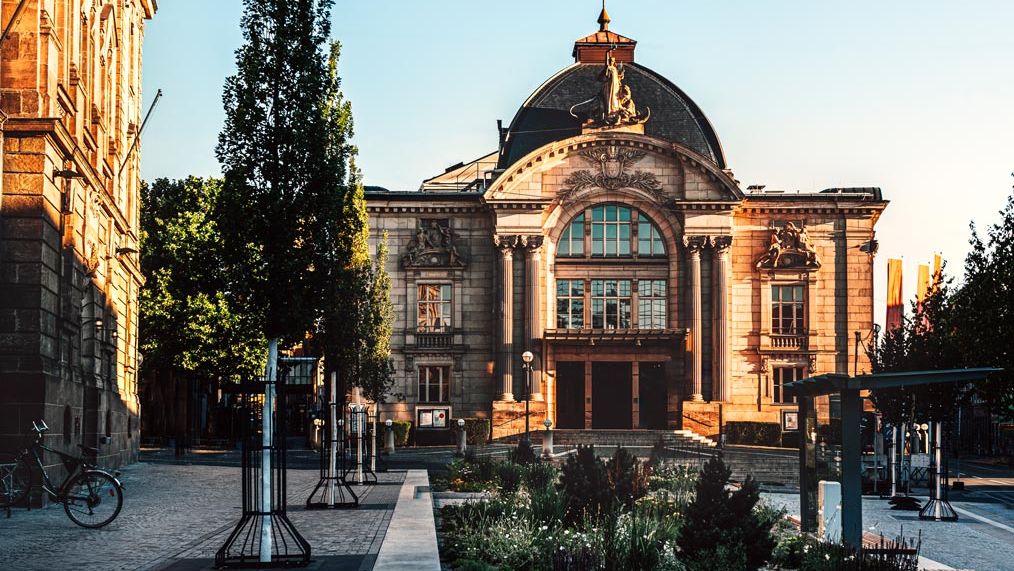 Vorderseite des Fürther Stadttheaters.